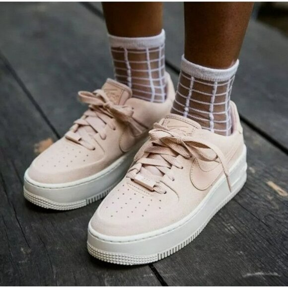 10 WOMEN'S NIKE AIR FORCE SAGE LOW AF1 / AIR FORCE ONE BARELY ROSE AR5339-201 - Picture 3 of 12